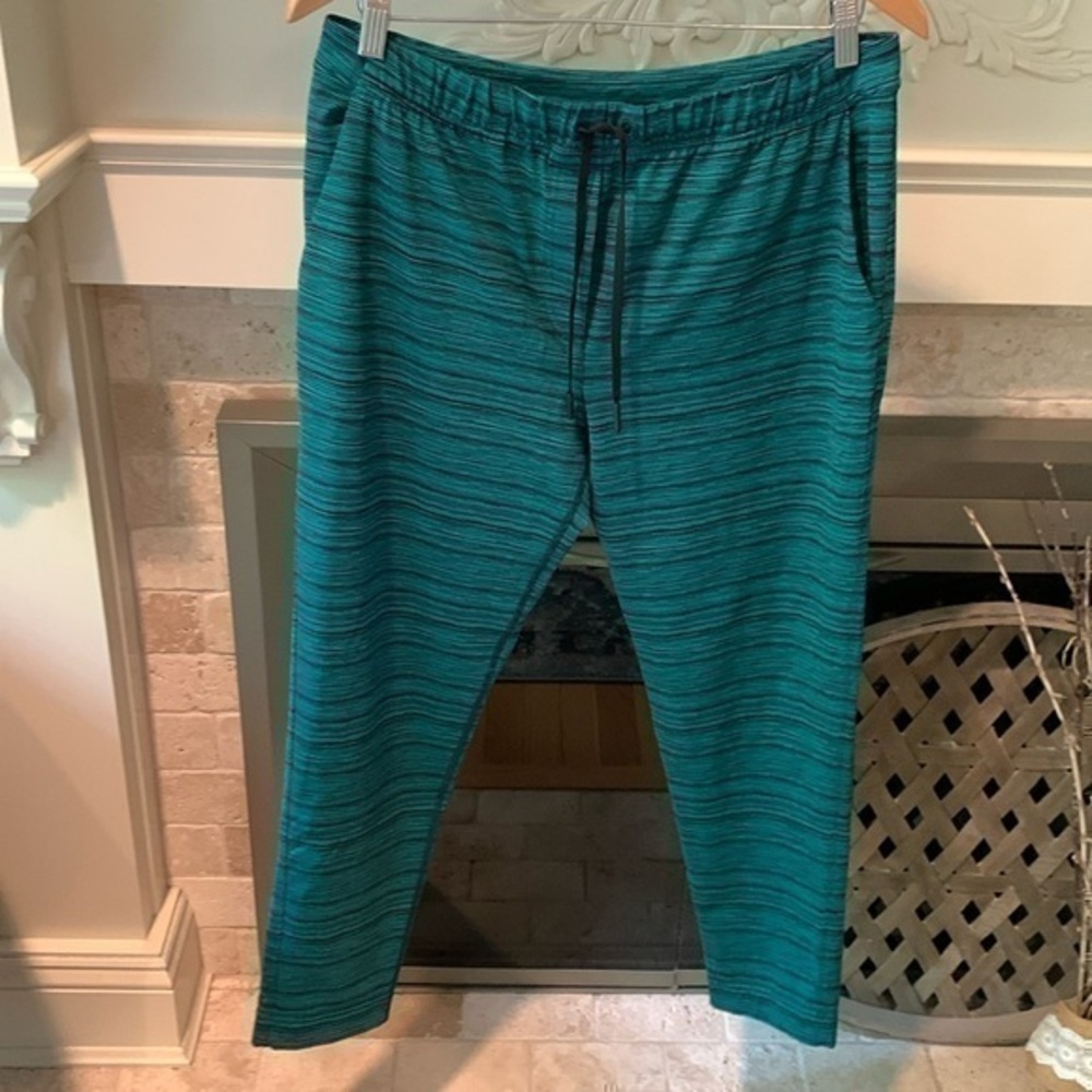 Lululemon joggers green black excellent condition 8 10 stretchy